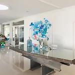 海王星套房酒店 - 仅限成人